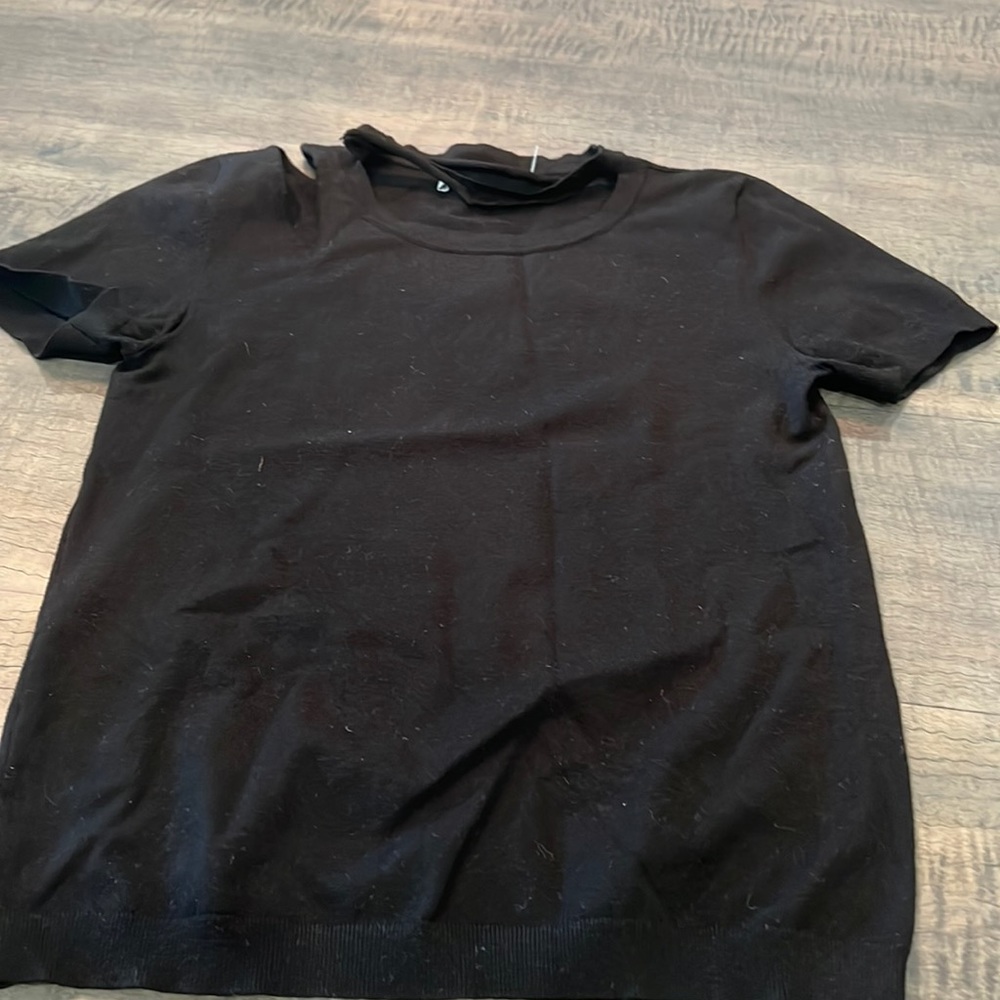 Womens alice and olivia cut out knit t shirt size small.
